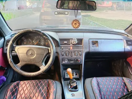 Mercedes-Benz C 180 1995 года за 1 350 000 тг. в Петропавловск – фото 3