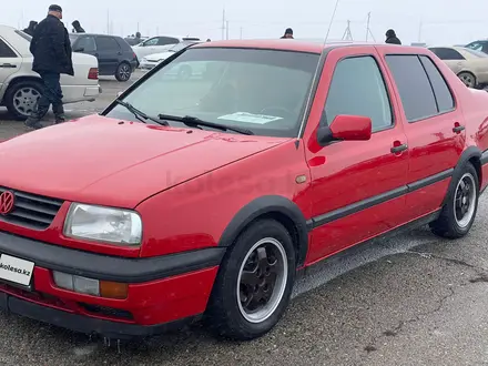 Volkswagen Vento 1993 года за 1 800 000 тг. в Тараз – фото 2