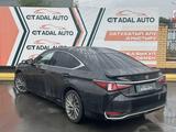 Lexus ES 300h 2018 года за 20 000 000 тг. в Актобе – фото 4