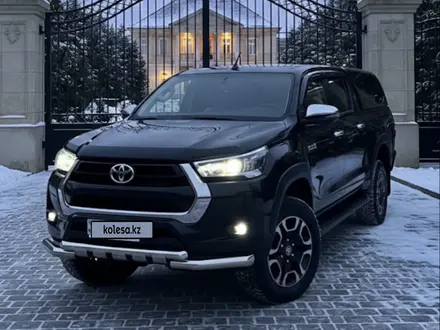 Toyota Hilux 2023 года за 25 000 000 тг. в Уральск