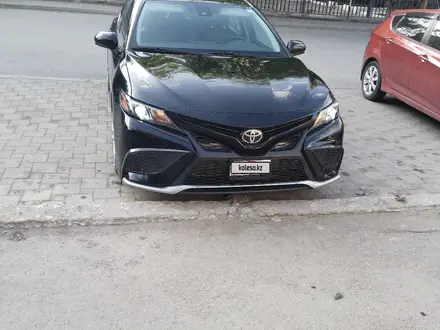 Toyota Camry 2020 года за 8 700 000 тг. в Актобе – фото 4