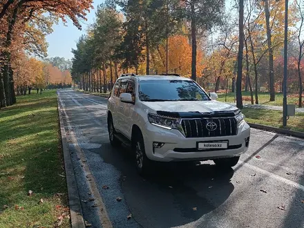 Toyota Land Cruiser Prado 2019 года за 23 500 000 тг. в Алматы – фото 2