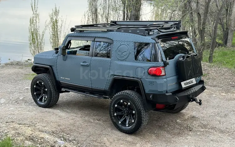 Toyota FJ Cruiser 2006 года за 17 500 000 тг. в Алматы