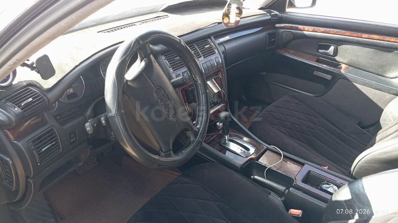 Audi A8, 1995