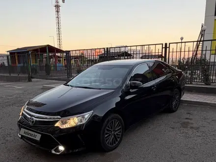 Toyota Camry 2016 года за 9 500 000 тг. в Атырау – фото 2