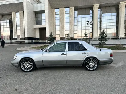 Mercedes-Benz E 280 1993 года за 2 500 000 тг. в Алматы – фото 2