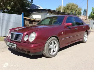 Mercedes-Benz E 230