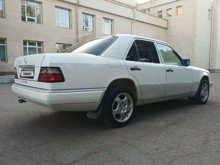 Mercedes-Benz E 200 1994 года за 4 200 000 тг. в Кокшетау – фото 12