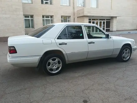 Mercedes-Benz E 200 1994 года за 4 200 000 тг. в Кокшетау – фото 13