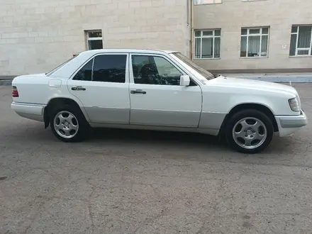 Mercedes-Benz E 200 1994 года за 4 200 000 тг. в Кокшетау – фото 15
