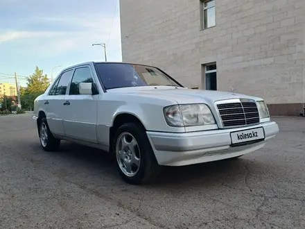 Mercedes-Benz E 200 1994 года за 4 200 000 тг. в Кокшетау – фото 17