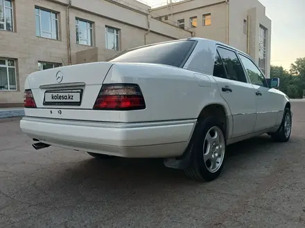 Mercedes-Benz E 200 1994 года за 4 200 000 тг. в Кокшетау – фото 23