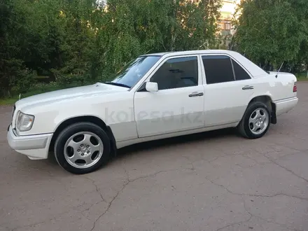 Mercedes-Benz E 200 1994 года за 4 200 000 тг. в Кокшетау – фото 3