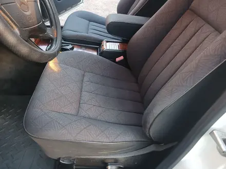 Mercedes-Benz E 200 1994 года за 4 200 000 тг. в Кокшетау – фото 43