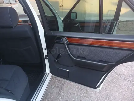 Mercedes-Benz E 200 1994 года за 4 200 000 тг. в Кокшетау – фото 49