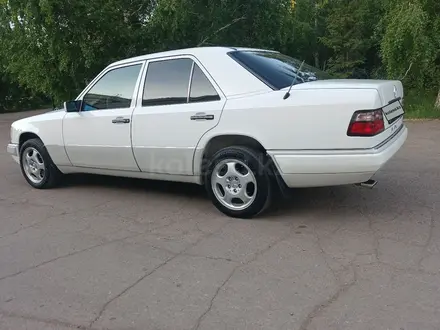 Mercedes-Benz E 200 1994 года за 4 200 000 тг. в Кокшетау – фото 6