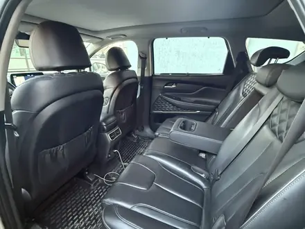 Hyundai Santa Fe 2022 года за 15 000 000 тг. в Семей – фото 16