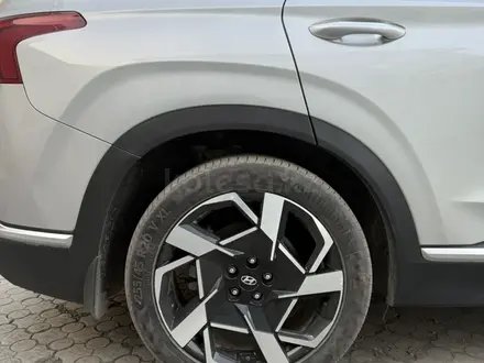 Hyundai Santa Fe 2022 года за 15 000 000 тг. в Семей – фото 7