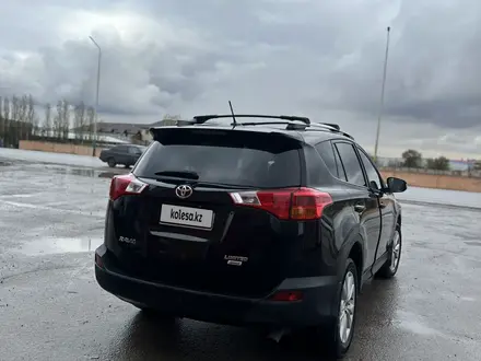 Toyota RAV4 2014 года за 9 000 000 тг. в Актобе – фото 4