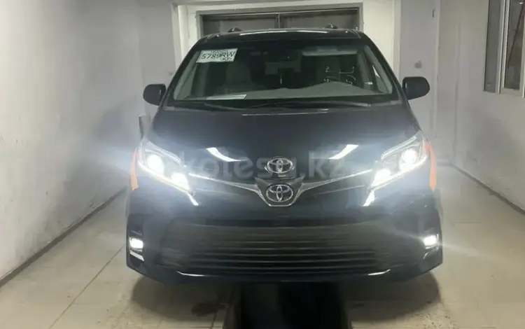 Toyota Sienna 2011 года за 7 500 000 тг. в Атырау