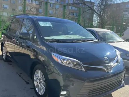 Toyota Sienna 2011 года за 7 500 000 тг. в Атырау – фото 5