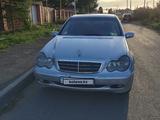 Mercedes-Benz C 200 2002 года за 2 600 000 тг. в Астана