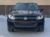 Volkswagen Touareg 2013 года за 11 100 000 тг. в Костанай – фото 2