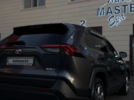 Toyota RAV4 2022 года за 16 500 000 тг. в Алматы – фото 4