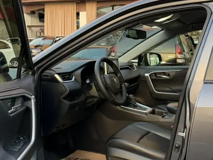 Toyota RAV4 2022 года за 16 500 000 тг. в Алматы – фото 16