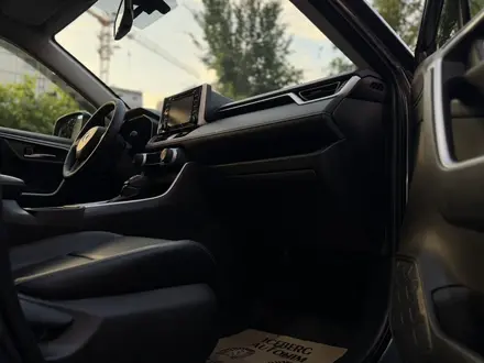 Toyota RAV4 2022 года за 16 500 000 тг. в Алматы – фото 24