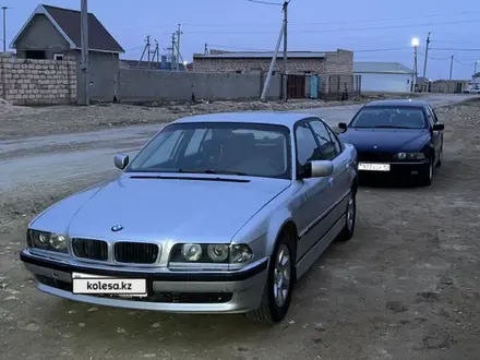 BMW 728 1998 года за 2 200 000 тг. в Актау – фото 2