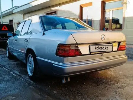 Mercedes-Benz E 230 1991 года за 1 700 000 тг. в Туркестан – фото 3