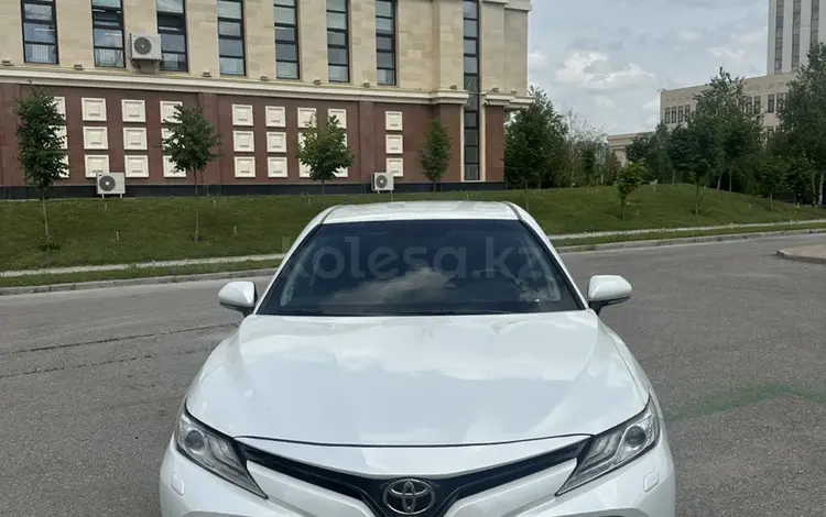Toyota Camry 2018 года за 12 750 000 тг. в Шымкент