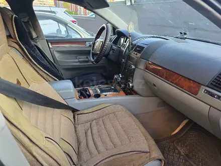 Volkswagen Touareg 2005 года за 5 300 000 тг. в Усть-Каменогорск – фото 5