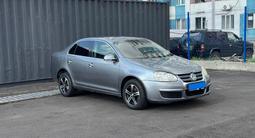 Volkswagen Jetta 2005 года за 2 190 000 тг. в Алматы – фото 3