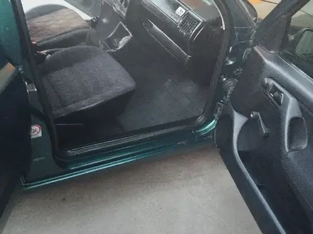 Volkswagen Golf 1997 года за 1 000 000 тг. в Шымкент – фото 4