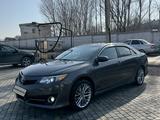 Toyota Camry 2012 годаfor8 600 000 тг. в Тараз – фото 2