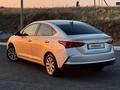 Hyundai Accent 2023 года за 7 390 000 тг. в Караганда – фото 3