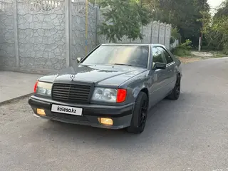 Mercedes-Benz E 230