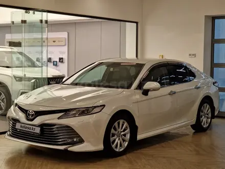 Toyota Camry 2019 года за 13 000 000 тг. в Астана