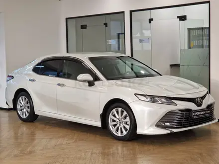 Toyota Camry 2019 года за 13 000 000 тг. в Астана – фото 2