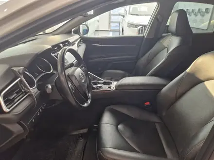 Toyota Camry 2019 года за 13 000 000 тг. в Астана – фото 4