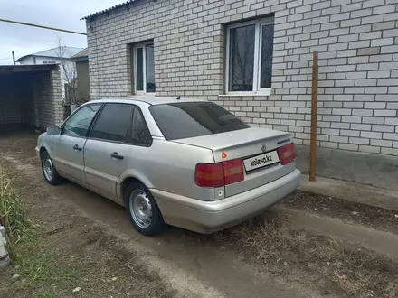 Volkswagen Passat 1995 года за 1 800 000 тг. в Актобе – фото 4