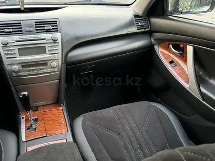 Toyota Camry 2010 года за 7 350 000 тг. в Алматы – фото 49