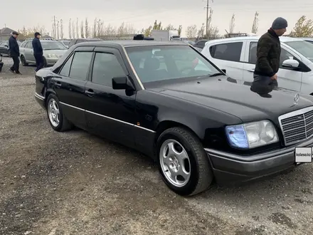 Mercedes-Benz E 220 1994 года за 2 850 000 тг. в Кызылорда – фото 3