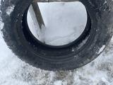 Зимние шины 215/60/R16. за 12 000 тг. в Атырау