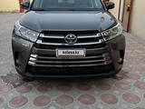 Toyota Highlander 2016 годаүшін11 500 000 тг. в Жанаозен