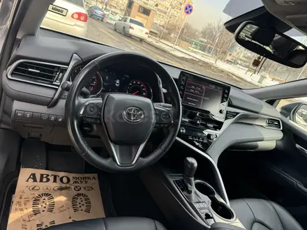 Toyota Camry 2021 года за 18 500 000 тг. в Алматы – фото 7