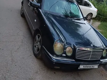 Mercedes-Benz E 280 1998 года за 2 999 000 тг. в Алматы