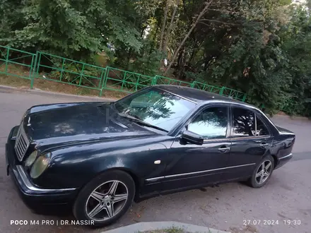 Mercedes-Benz E 280 1998 года за 2 999 000 тг. в Алматы – фото 3